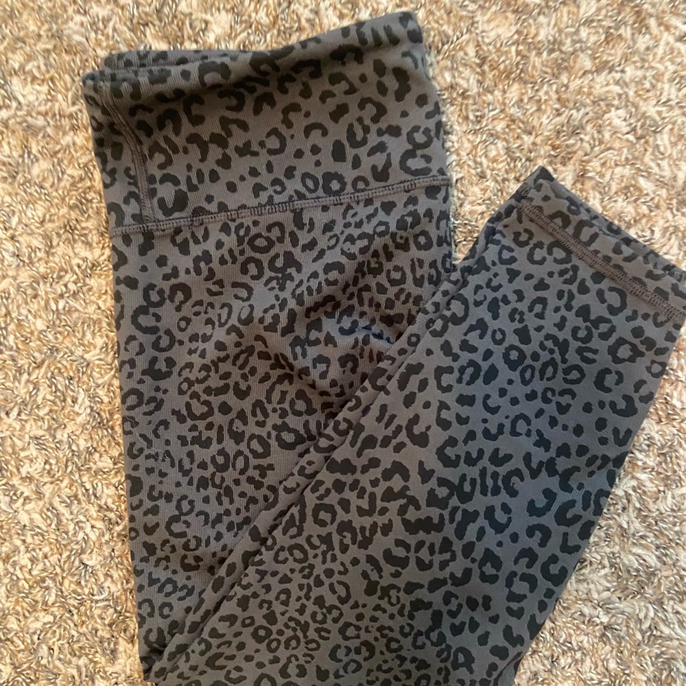 GapFit Blackout Leopard Print Leggings